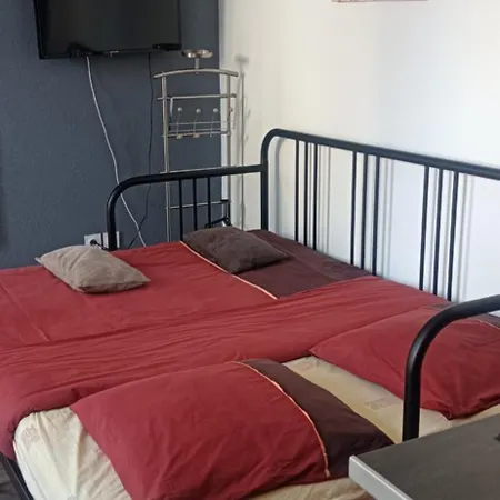 Ferienwohnung Chez Anne-Sophie Villeurbanne Zimmer foto